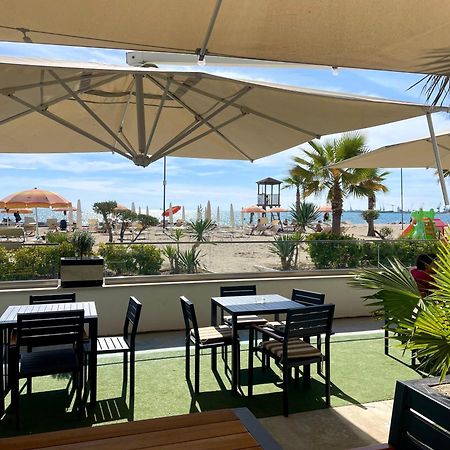 Cozy Beachfront Room Durrës 外观 照片