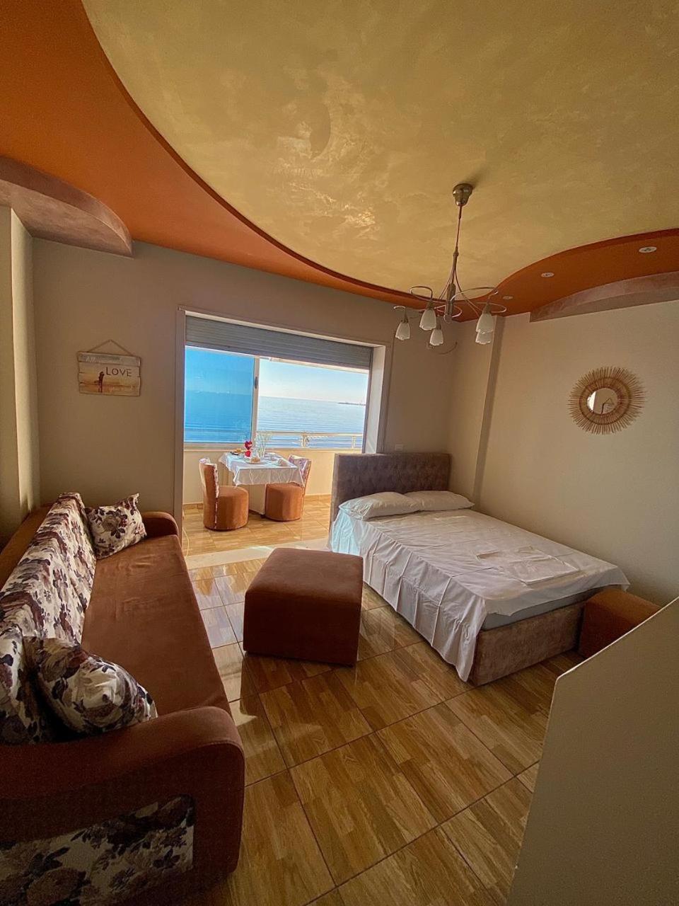 Cozy Beachfront Room Durrës 外观 照片