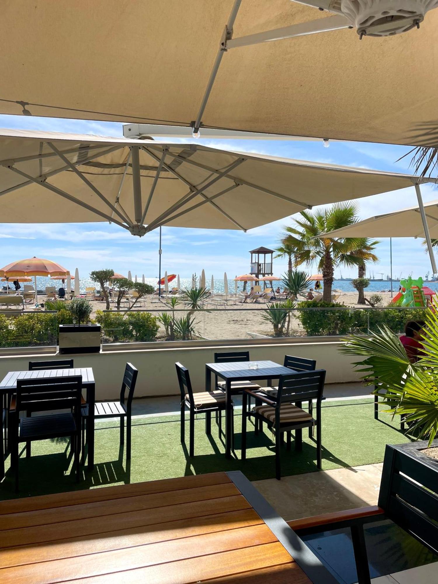 Cozy Beachfront Room Durrës 外观 照片
