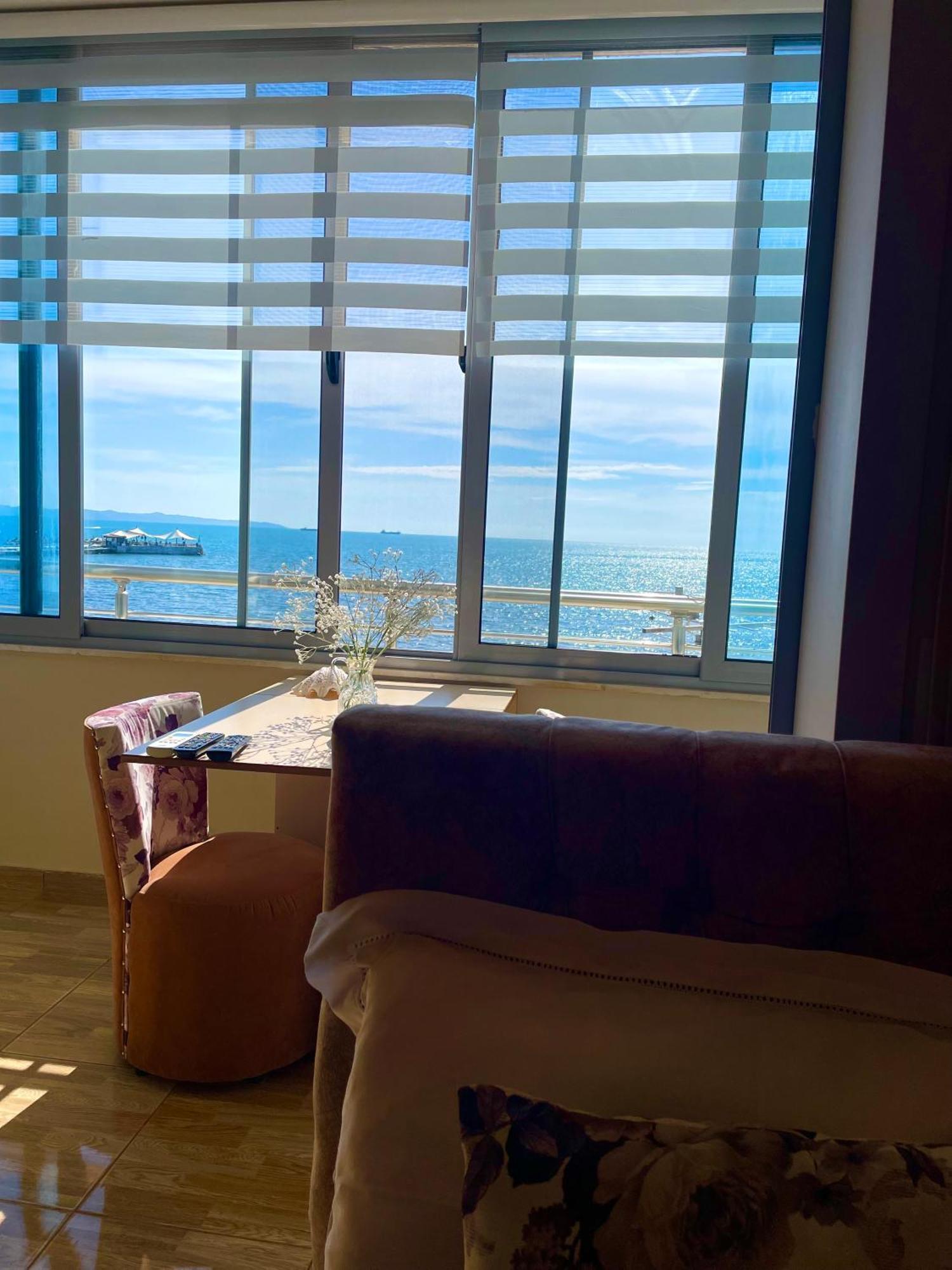 Cozy Beachfront Room Durrës 外观 照片